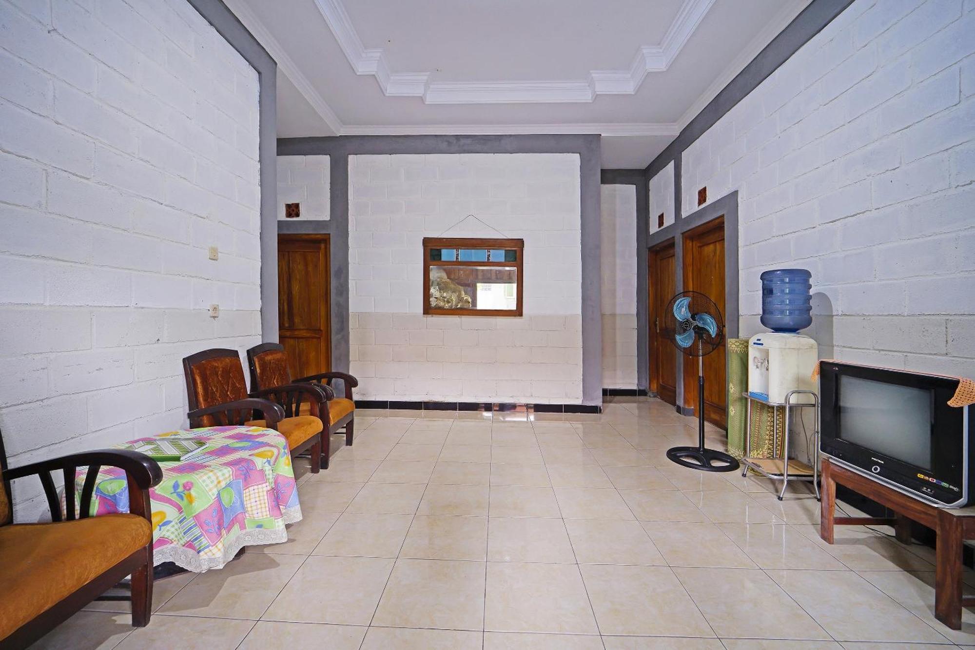 Hotel Spot On 91085 Griya Estu Wening Sleman  Esterno foto
