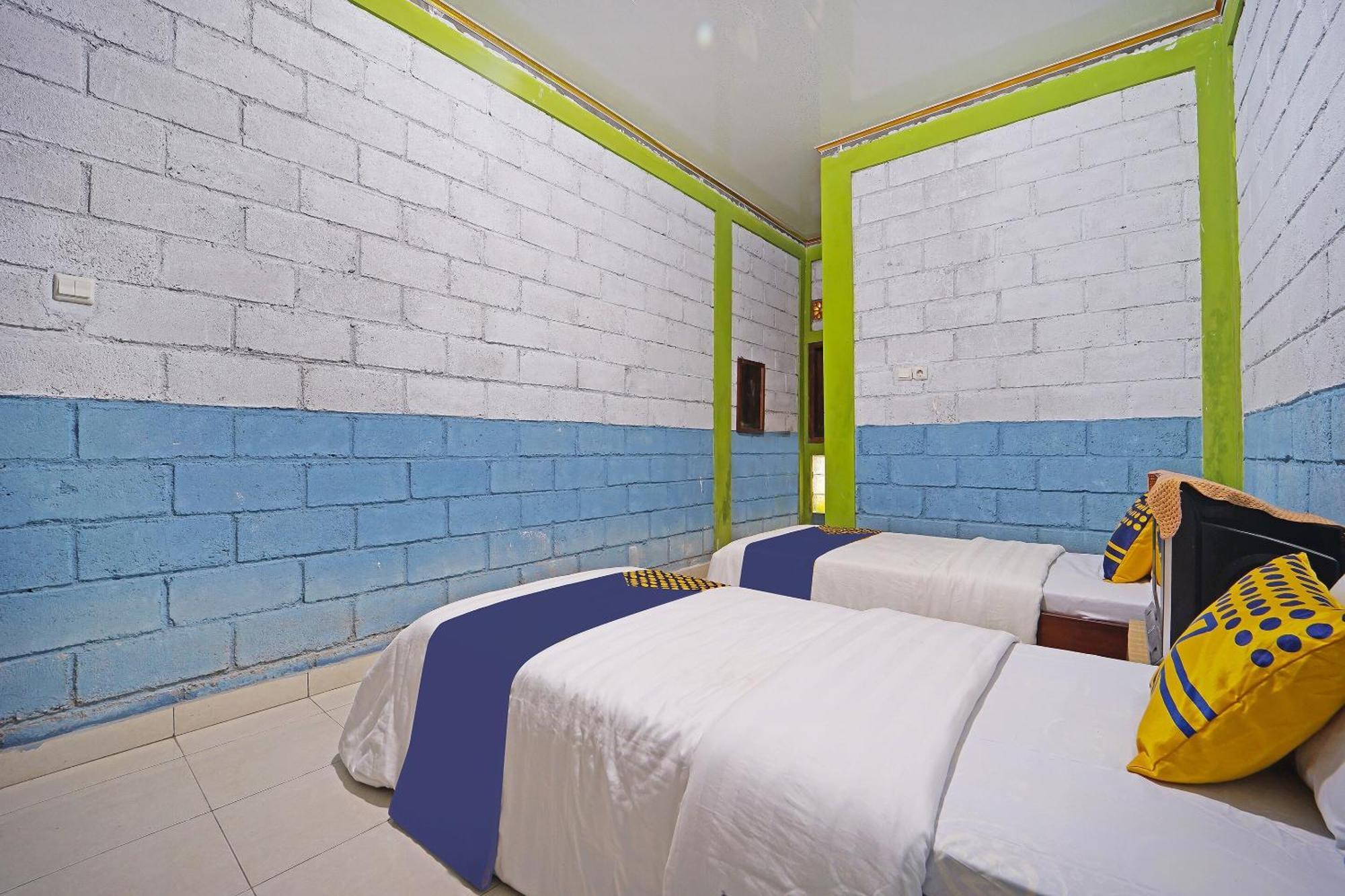 Hotel Spot On 91085 Griya Estu Wening Sleman  Esterno foto