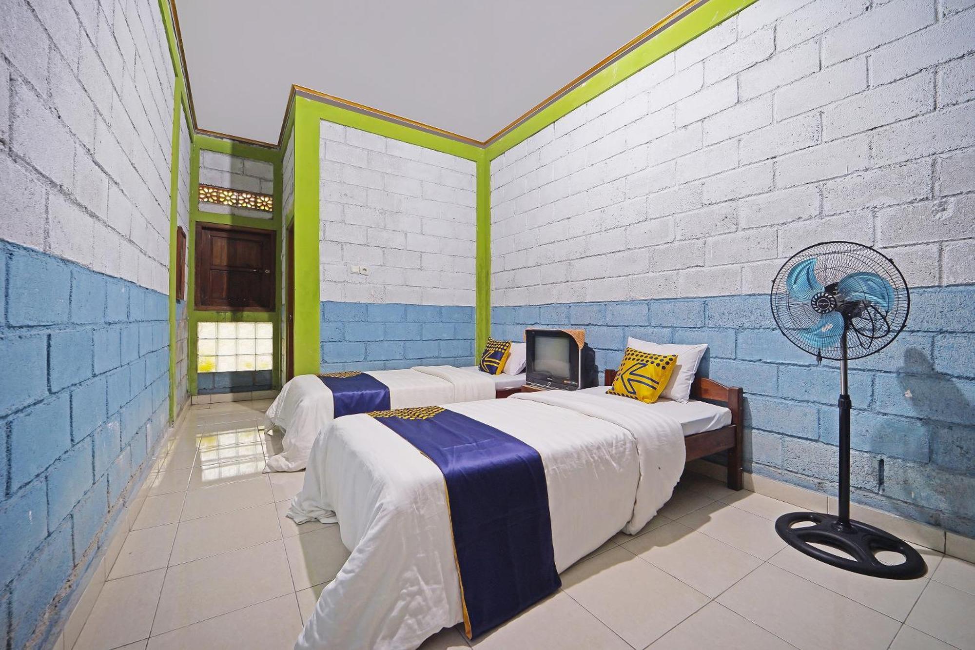 Hotel Spot On 91085 Griya Estu Wening Sleman  Esterno foto