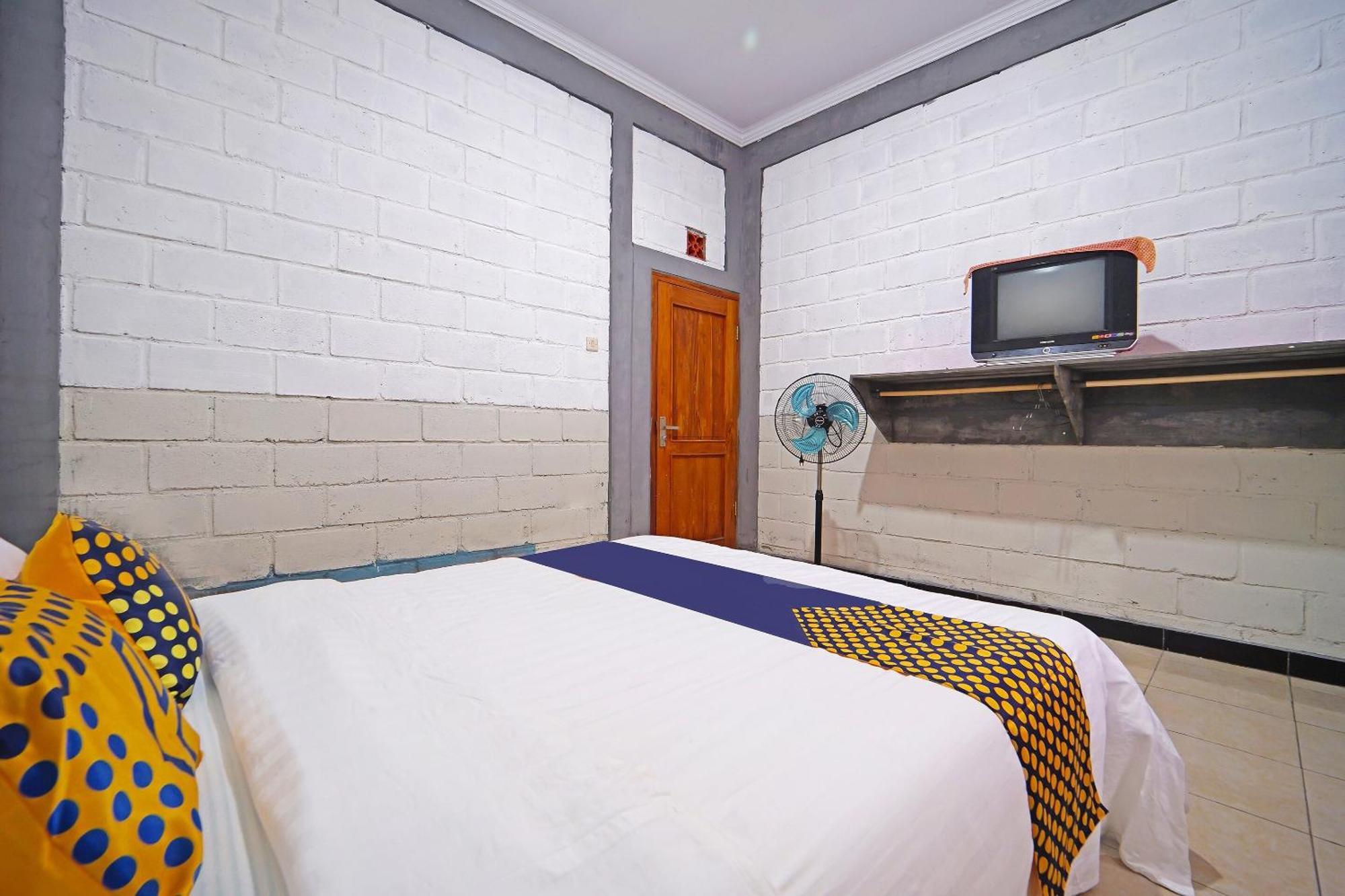 Hotel Spot On 91085 Griya Estu Wening Sleman  Esterno foto