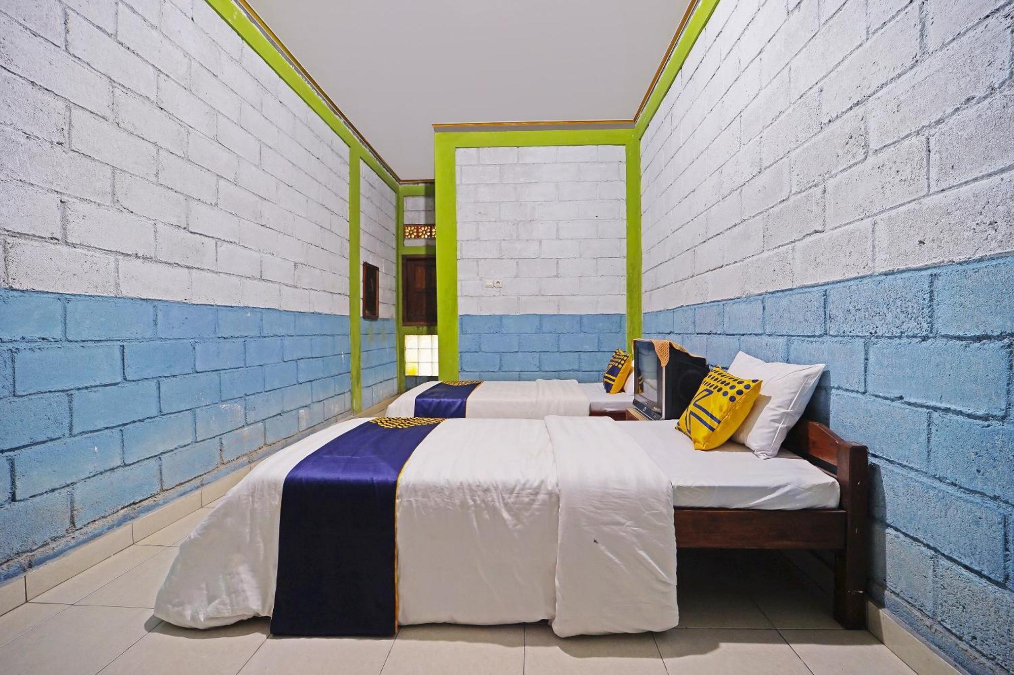 Hotel Spot On 91085 Griya Estu Wening Sleman  Esterno foto