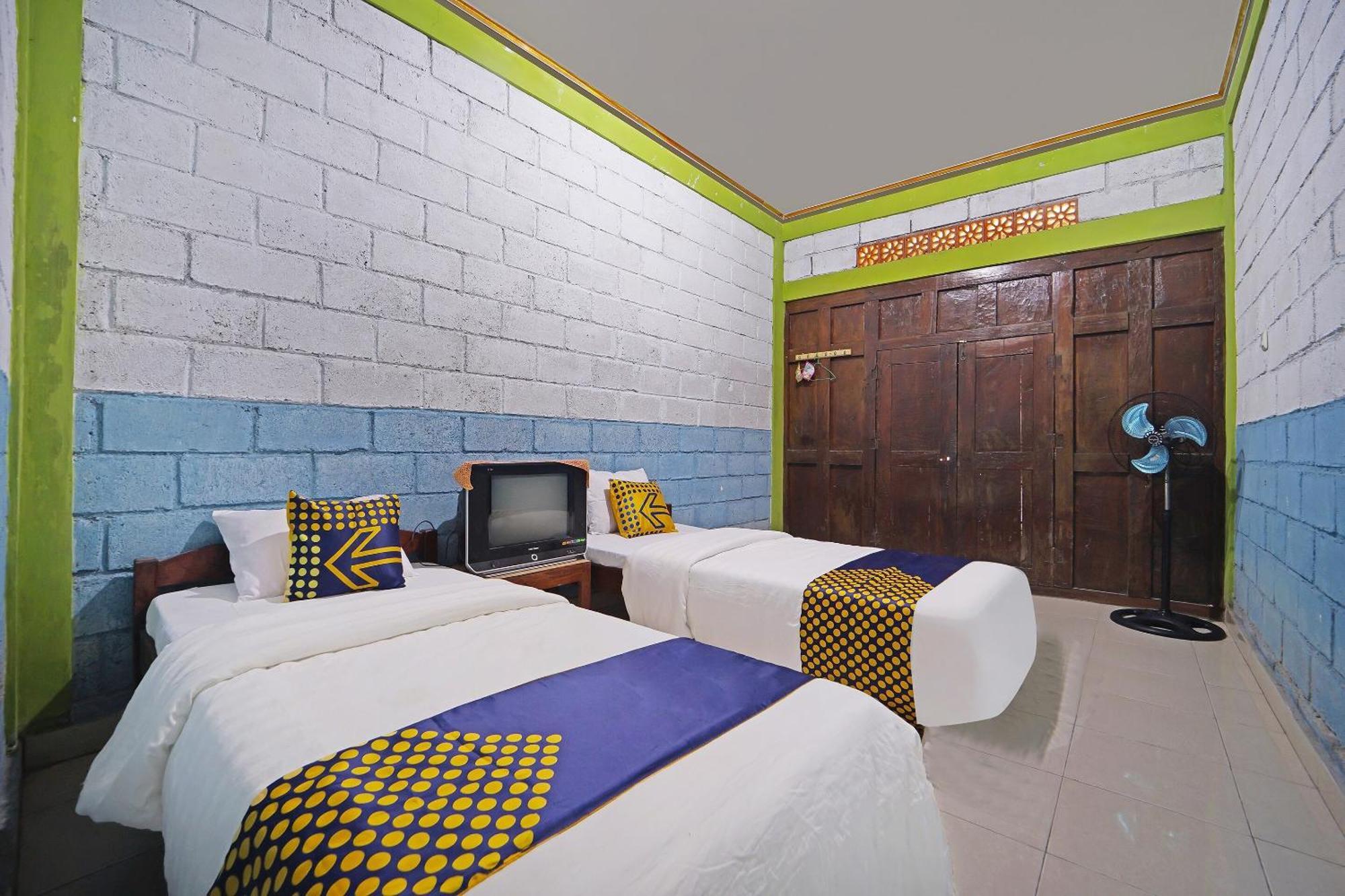 Hotel Spot On 91085 Griya Estu Wening Sleman  Esterno foto