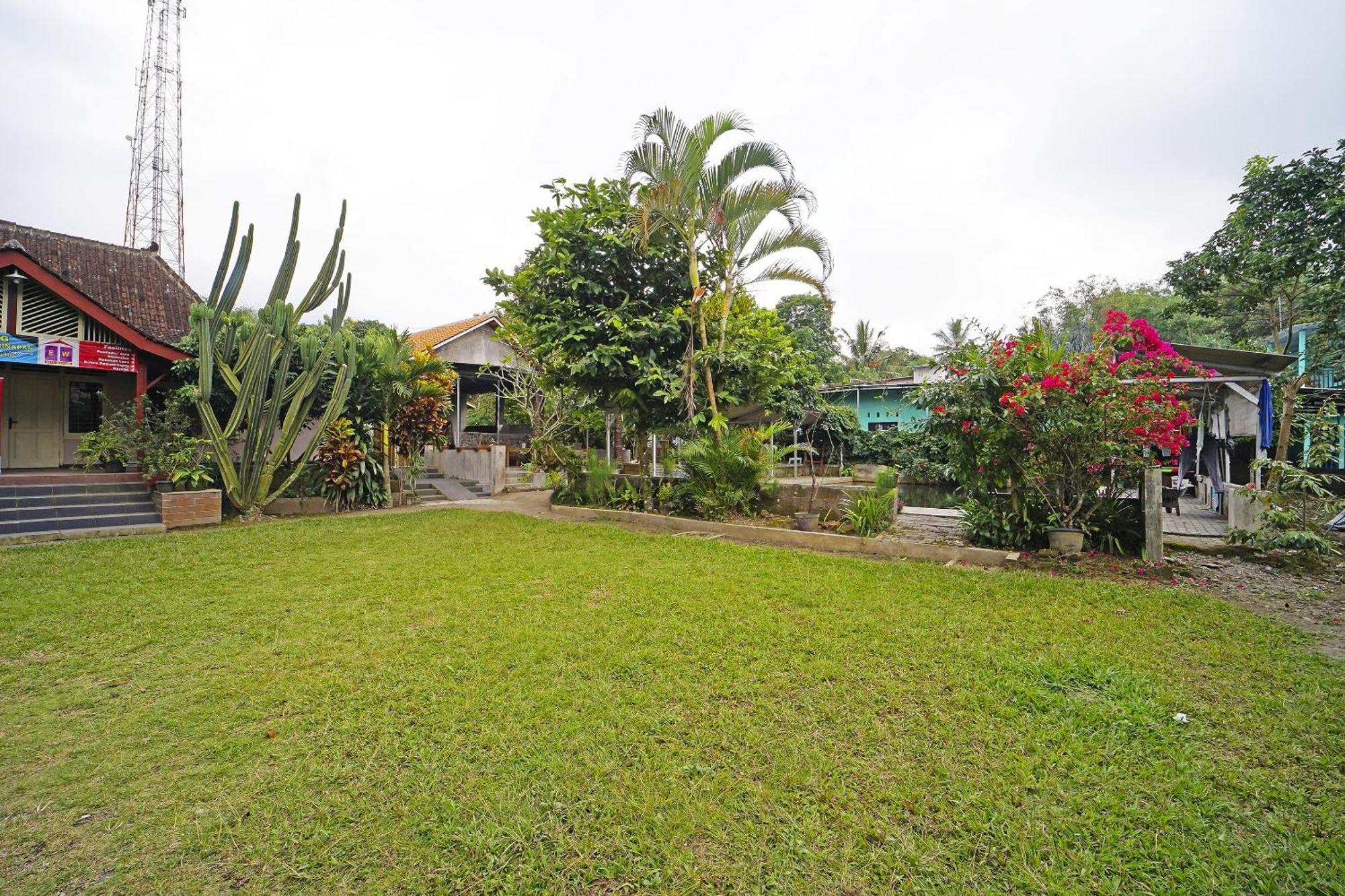 Hotel Spot On 91085 Griya Estu Wening Sleman  Esterno foto