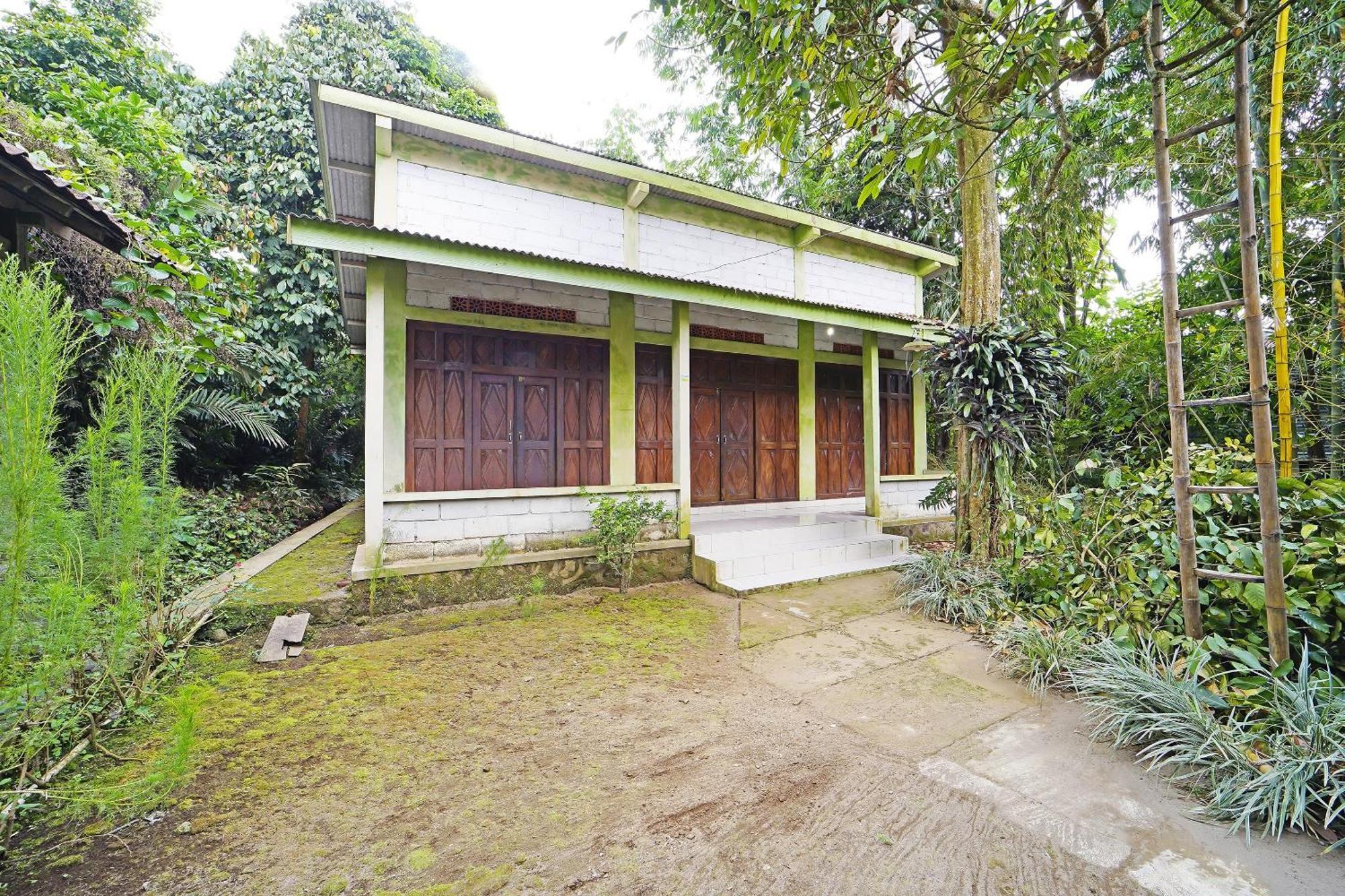 Hotel Spot On 91085 Griya Estu Wening Sleman  Esterno foto