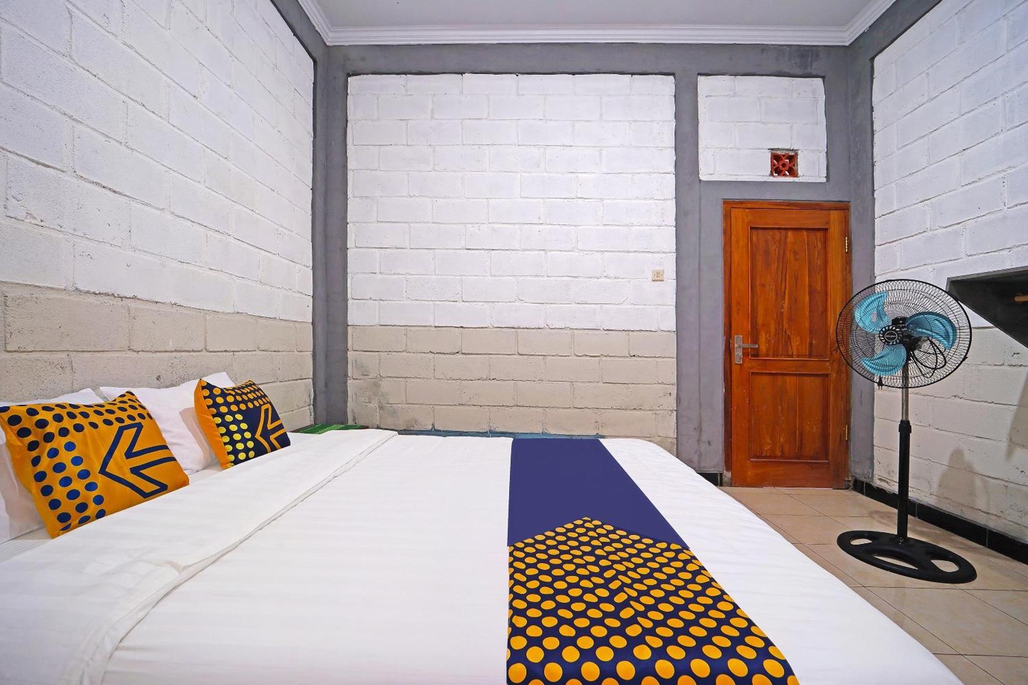 Hotel Spot On 91085 Griya Estu Wening Sleman  Esterno foto
