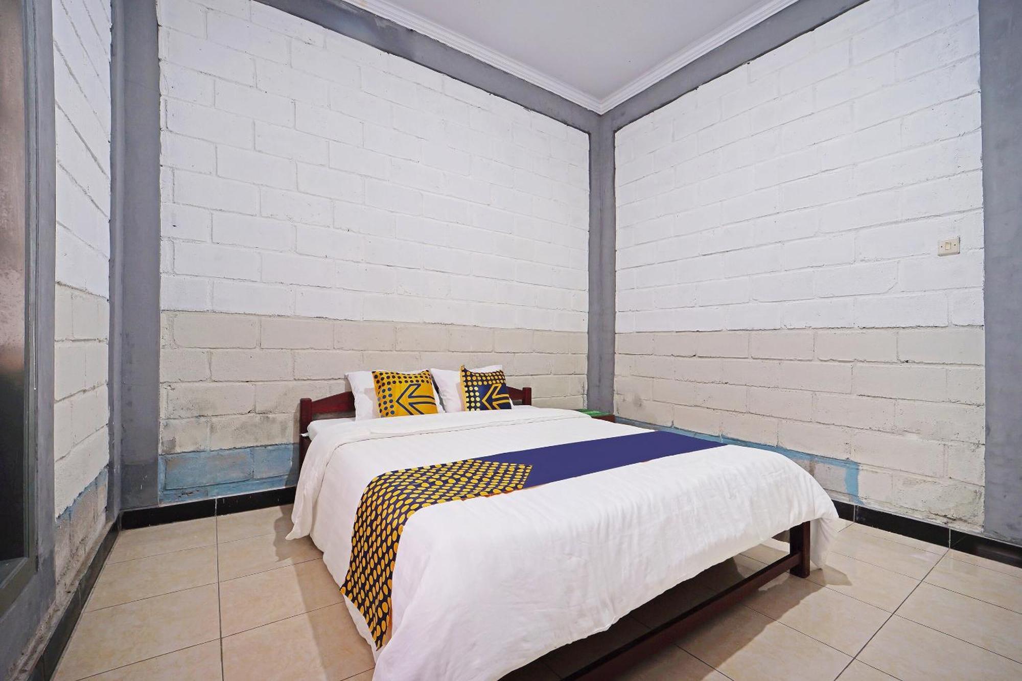 Hotel Spot On 91085 Griya Estu Wening Sleman  Esterno foto
